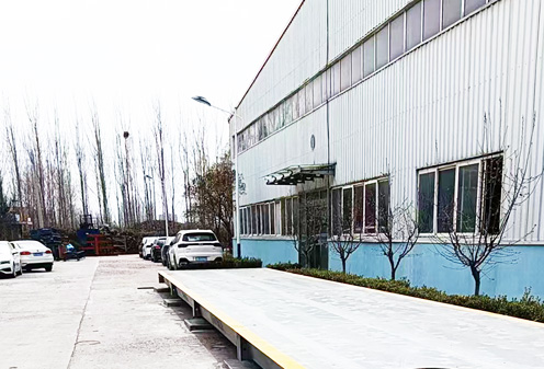 胶南机械厂100吨地磅安装现场